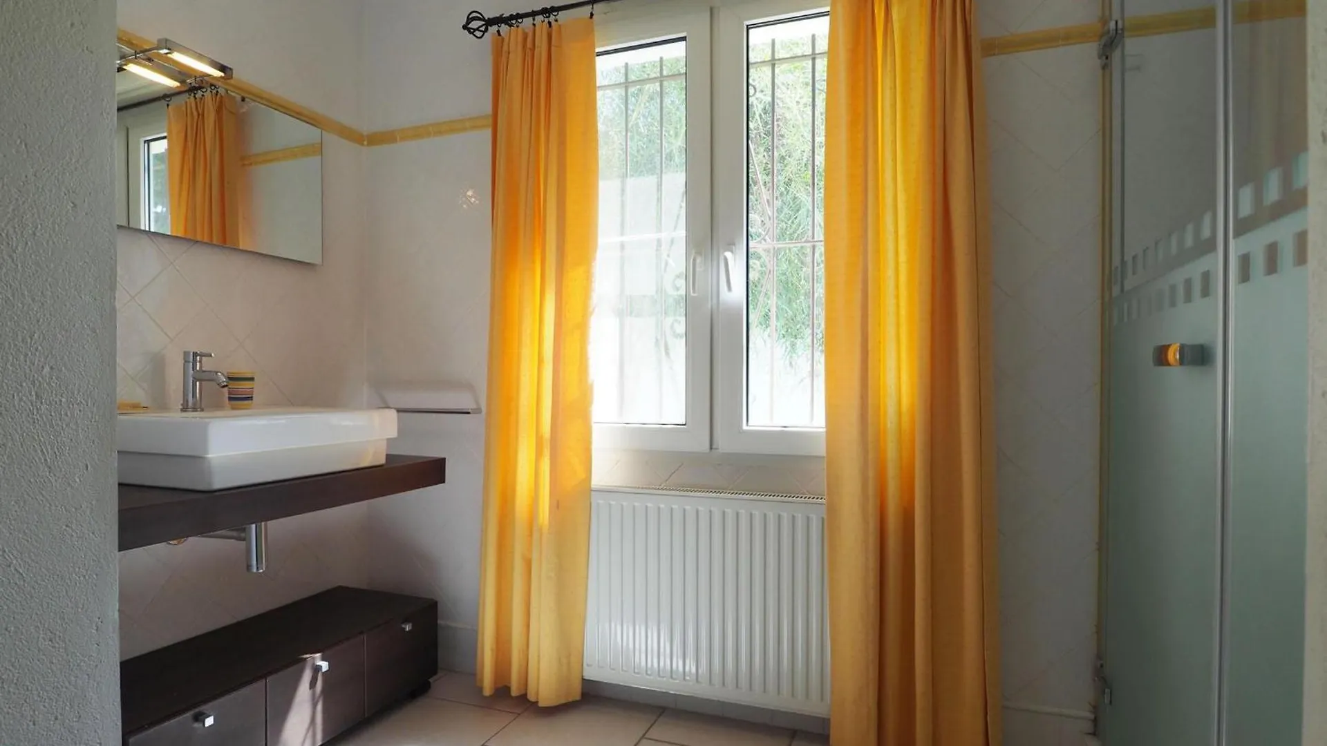 Casa Con Piscina Privada, Jardin Amplio Y Estudio Independiente, 5 Habitaciones - Es-325-34 トレリャ・デ・モングリ